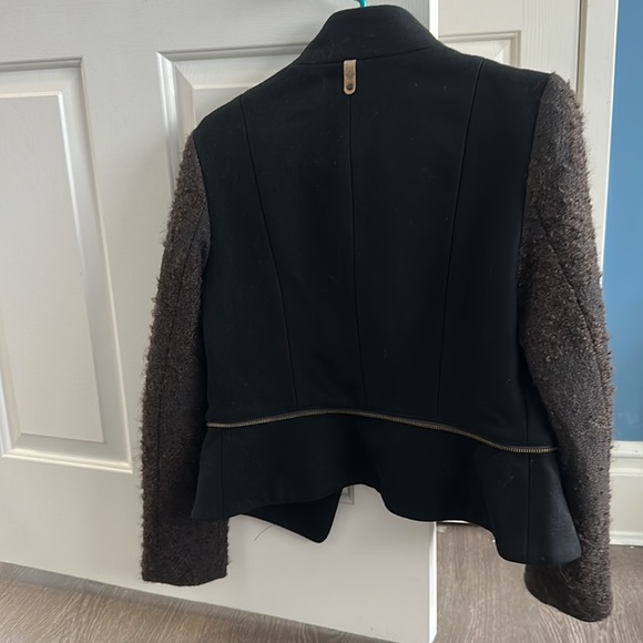 Mackage wool coat black and brown, cute zip off to crop jacket size small - Picture 7 of 7